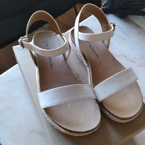 Lucky Brand Girls 2M Wedge Sandal